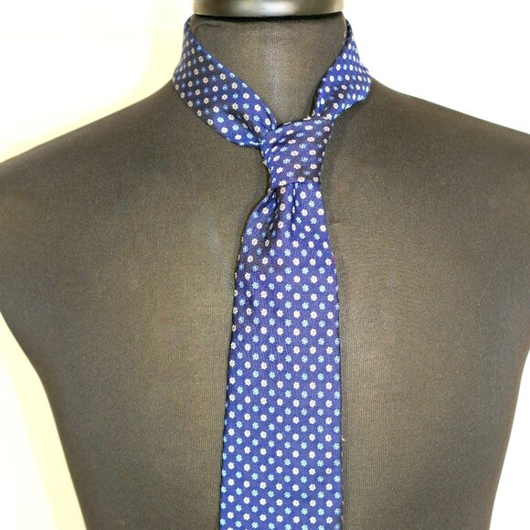 Brooks Brothers 100% Silk Blue Tie with Small Blue and White Flowers - 60" - Picture 2 of 5
